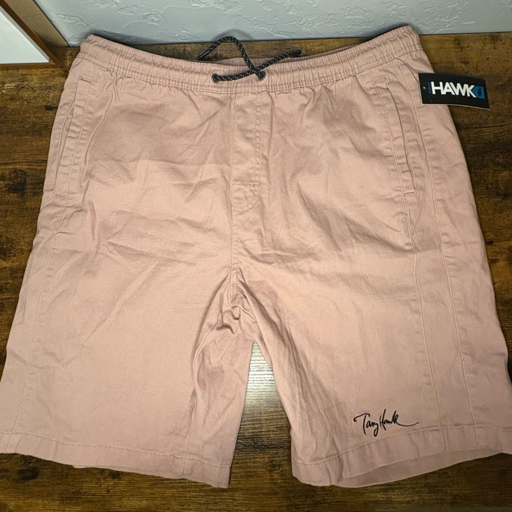 NWT Tony Hawk men’s shorts Size XL Color Wood Rose